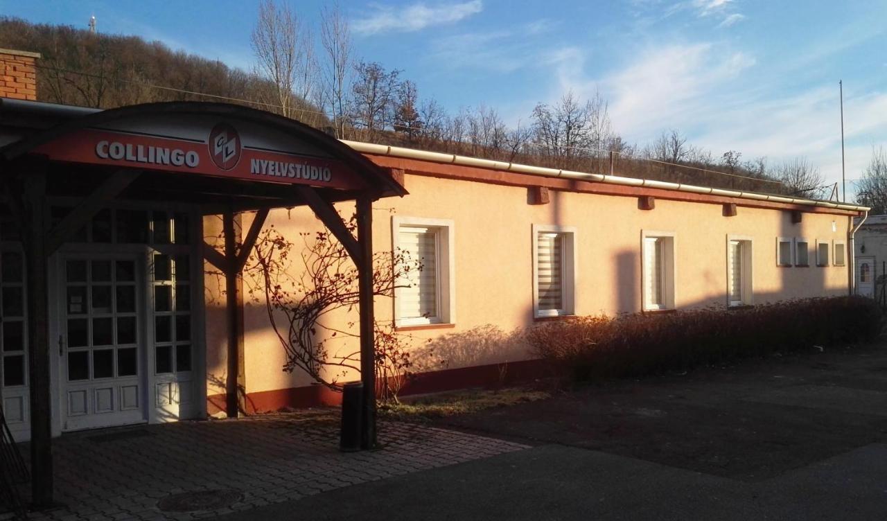 Апартаменты Collingo Belvarosi Szallas Казинцбарцика Экстерьер фото