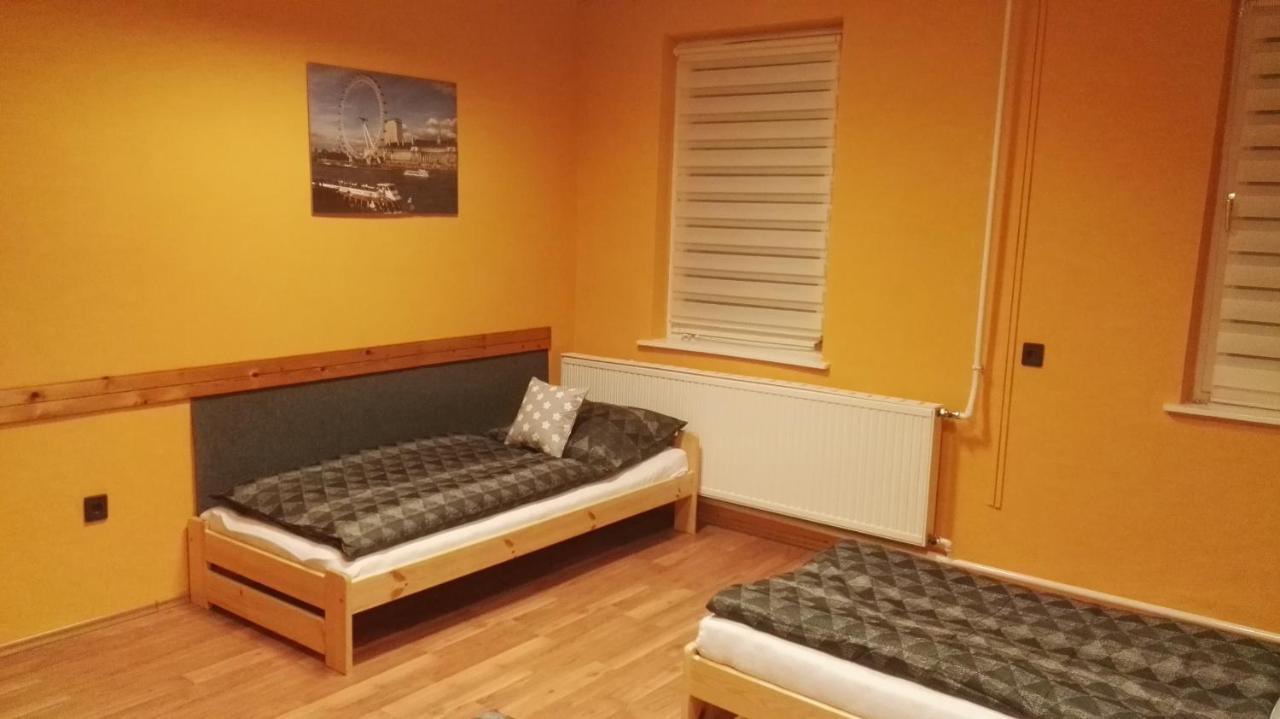 Апартаменты Collingo Belvarosi Szallas Казинцбарцика Экстерьер фото