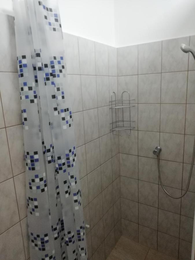 Апартаменты Collingo Belvarosi Szallas Казинцбарцика Экстерьер фото